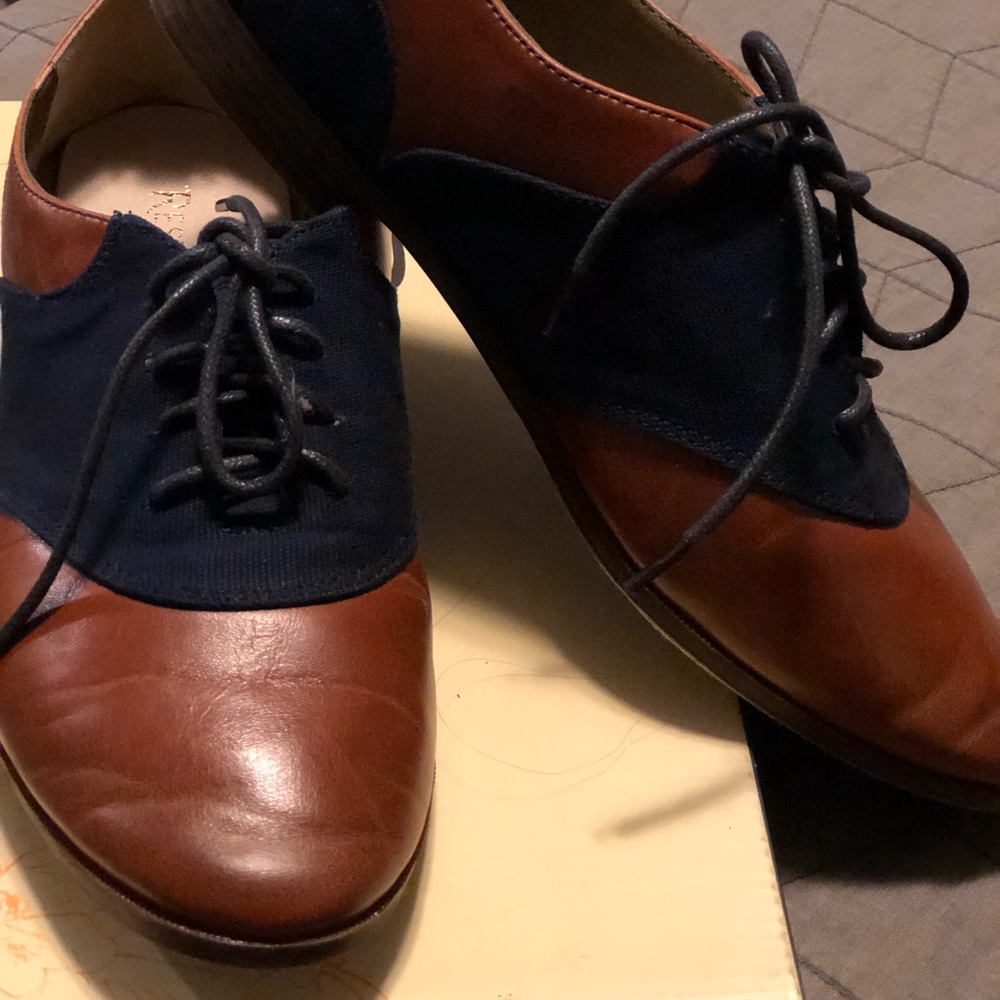8.5 Restricted women’s oxfords